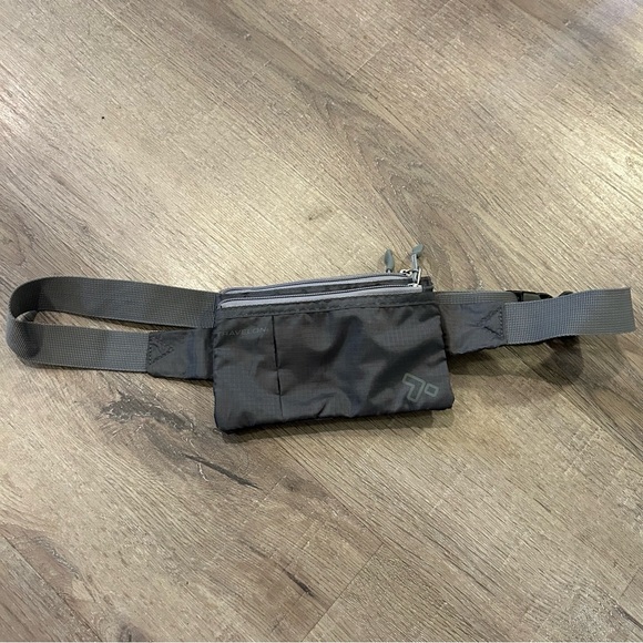 Travelon Charcoal Belt Bag Lightweight Like New Condition - Picture 1 of 9